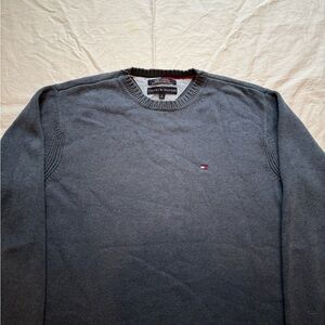 Tommy Hilfiger dark blue knit mini logo sweater Men’s M